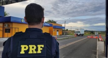 Caminhoneiro que foi socorrido pela PRF volta em posto para agradecer agentes