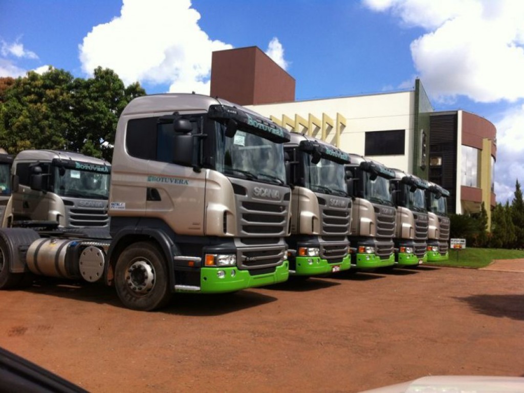 Grupo Botuverá está com vagas abertas para caminhoneiro