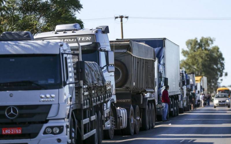 Liderança já cogita paralisação dos caminhoneiros com aumento no diesel