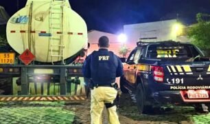 PRF do Ceará apreende carreta com 43 mil litros e sonegação fiscal