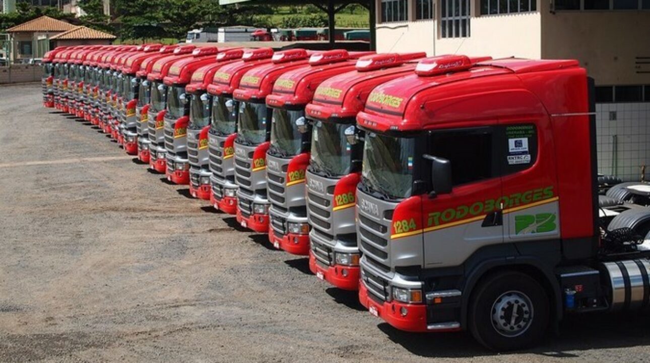Mercado de trabalho aquece e Brasil registra aumento nas vagas para caminhoneiros
