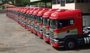 Rodo Borges oferece oportunidade de emprego para caminhoneiro