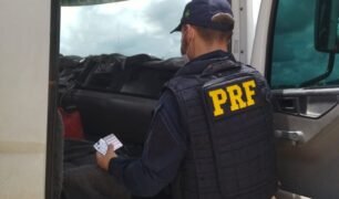 Polícia Rodoviária Federal autua motorista com 26 comprimido de rebite