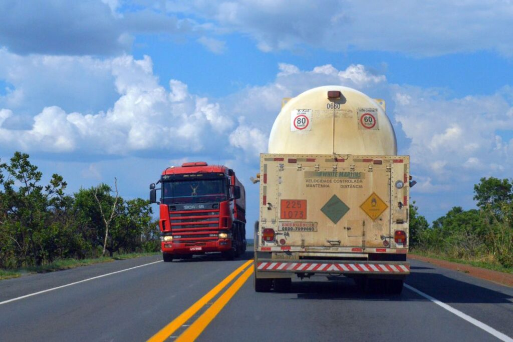 Queda no volume de fretes assusta donos de transportadora