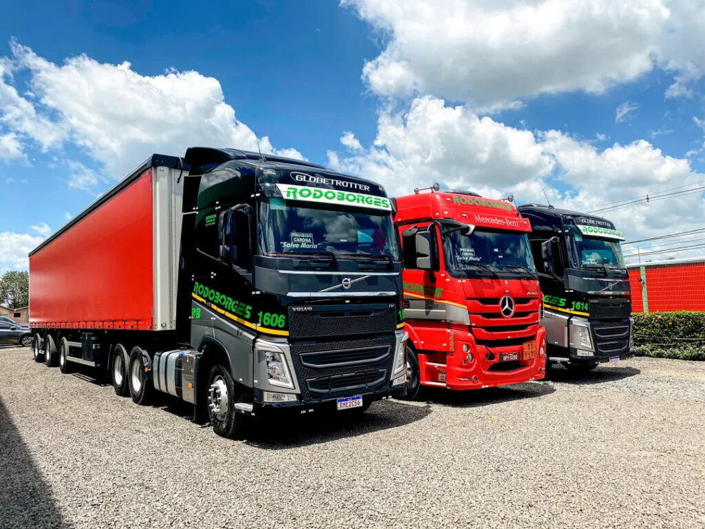 Transportadora Rodoborges está com vagas disponíveis para mulheres caminhoneira