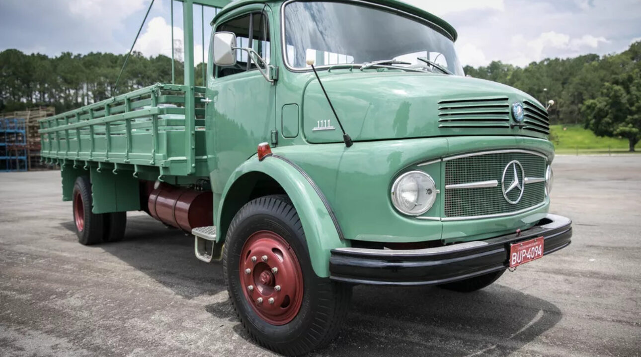 O caminhão de maior sucesso da Mercedes-Benz do Brasil