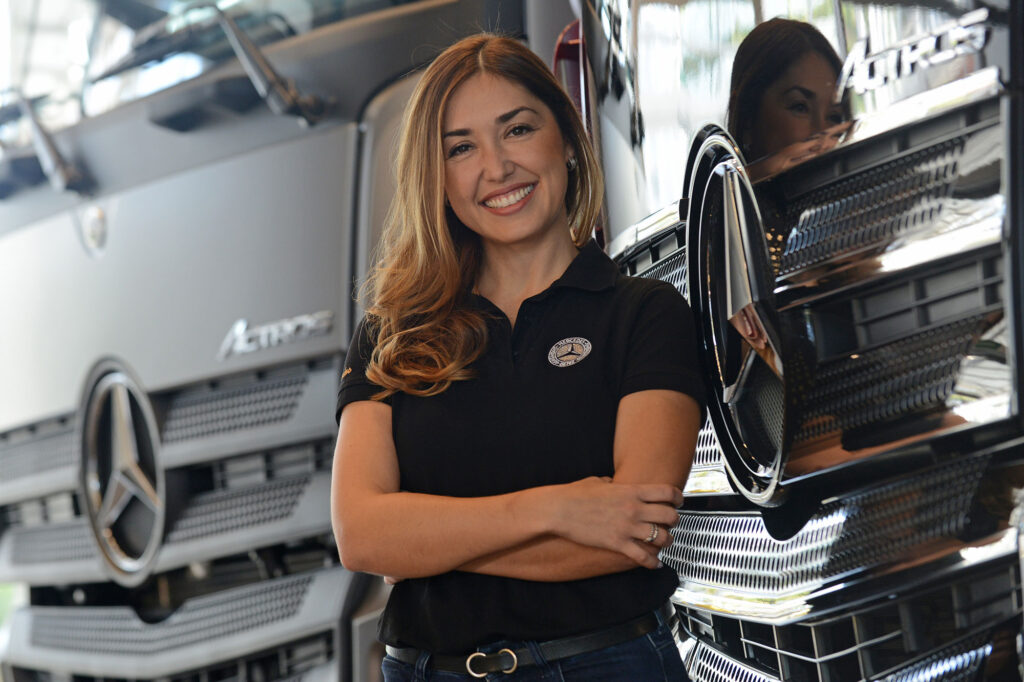 Mercedes-Benz valoriza empresas de transporte que fazem a diferença dando oportunidades para mulheres