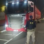 PRF recupera carreta roubada após 1 dia em Florianópolis