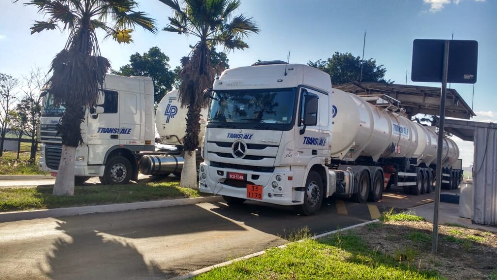 Transportadora Transvale está com processo seletivo para contratar caminhoneiro