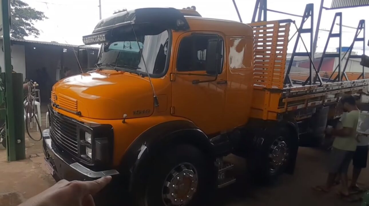 A mercedinha 1519 mais top do Brasil