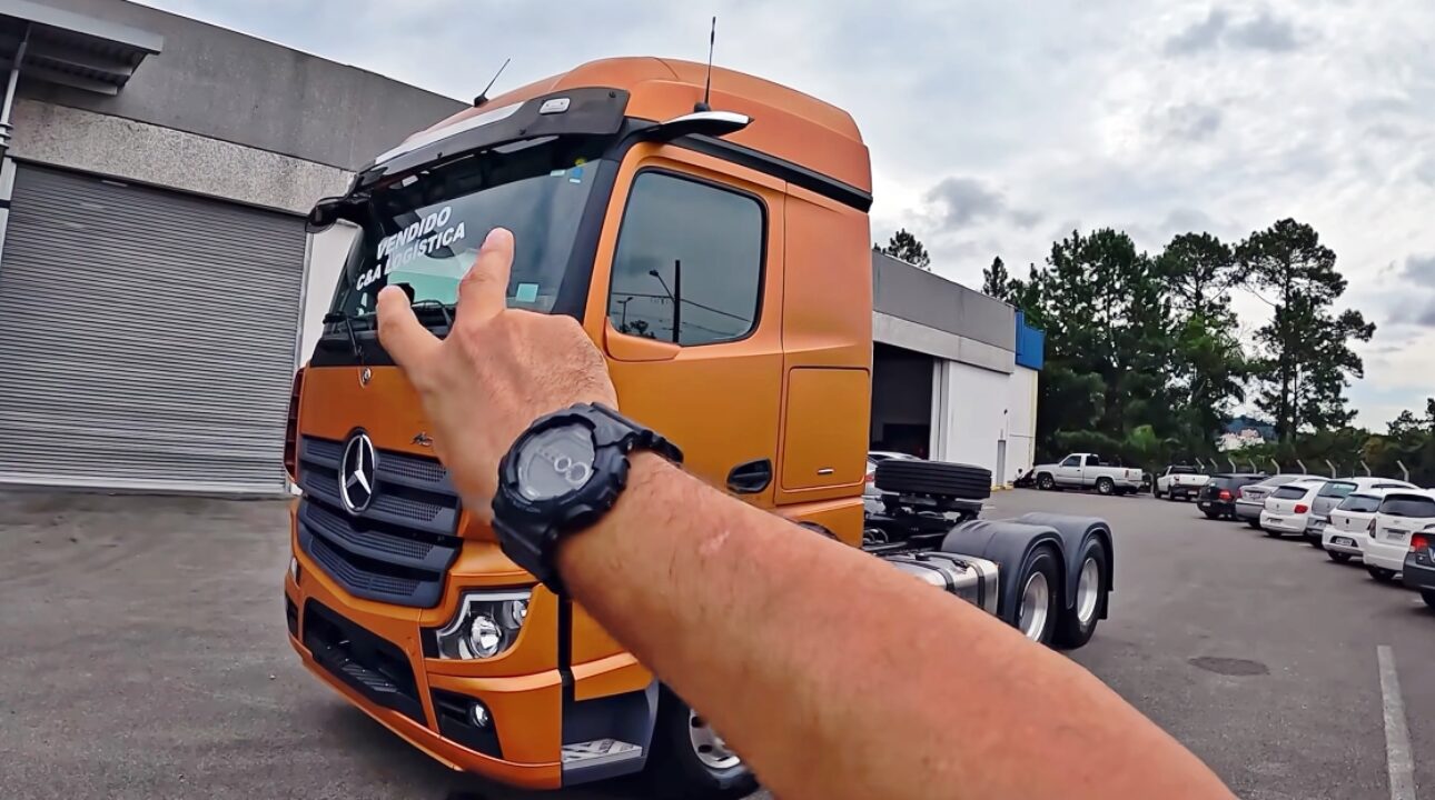 Novo Actros 2548 2023 sem retrovisor chegou para abalar o mercado