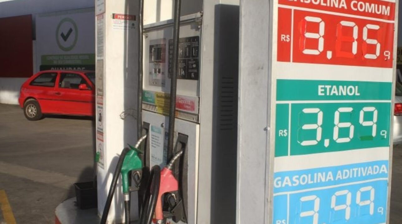 Preço da Gasolina continua caindo no Brasil