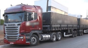 Sem dinheiro para pagar pedágio, caminhoneiro adultera placa de caminhão