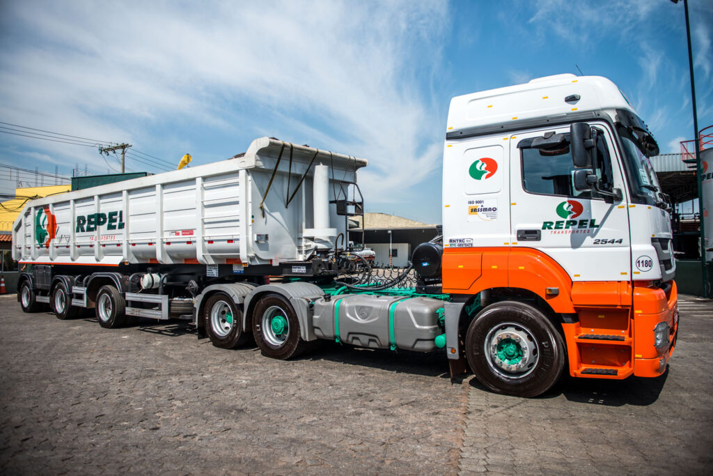 Transportadora Repel Cargas anunciou vagas para caminhoneiro