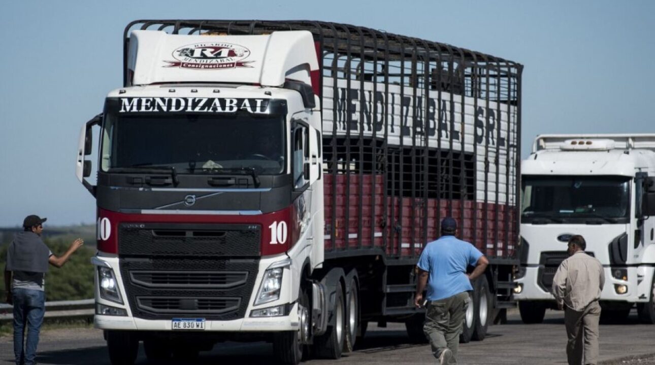 Caminhoneiros do Peru entra em greve contra preço do diesel