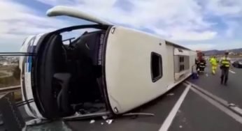 Onibus da Danubio azul tomba e deixa ao menos 18 feridos e 2 em estado grave