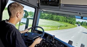 Escassez de caminhoneiros faz transportadoras abrirem vagas para motoristas com pouca experiência