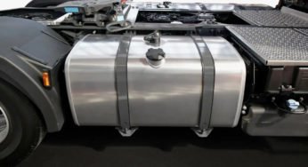 Frentista enche tanque de caminhão e caminhoneiro foge sem pagar