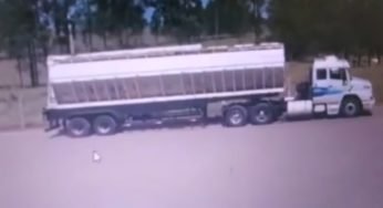 Caminhão tem traseira desengatada e segue viagem apenas com a cabine