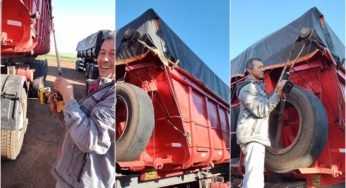 Caminhoneiro desenvolve gambiarra para facilitar a remoção da lona da carreta.