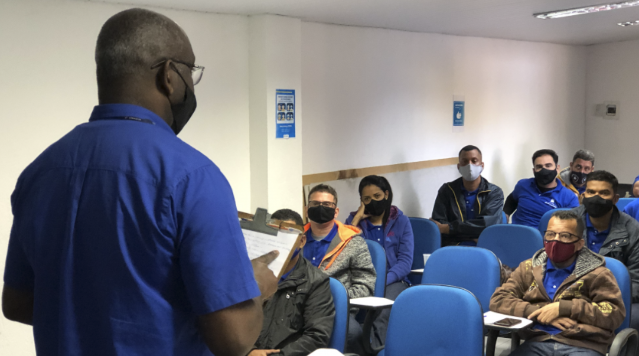 Falta de motoristas faz transportadoras abrirem vagas para profissionais com pouca experiência