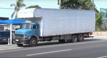 PRF flagra caminhoneiro que teria ganhado R$ 1.000 para transportar drogas