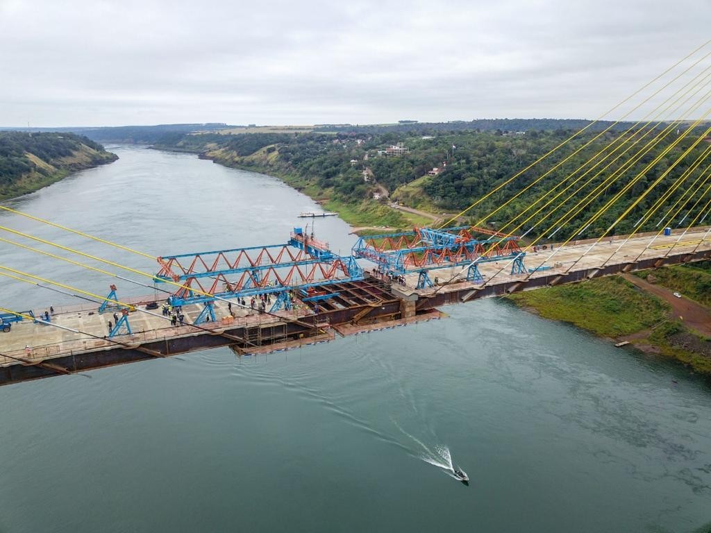 Ponte entre Brasil e Paraguai está sendo concluída