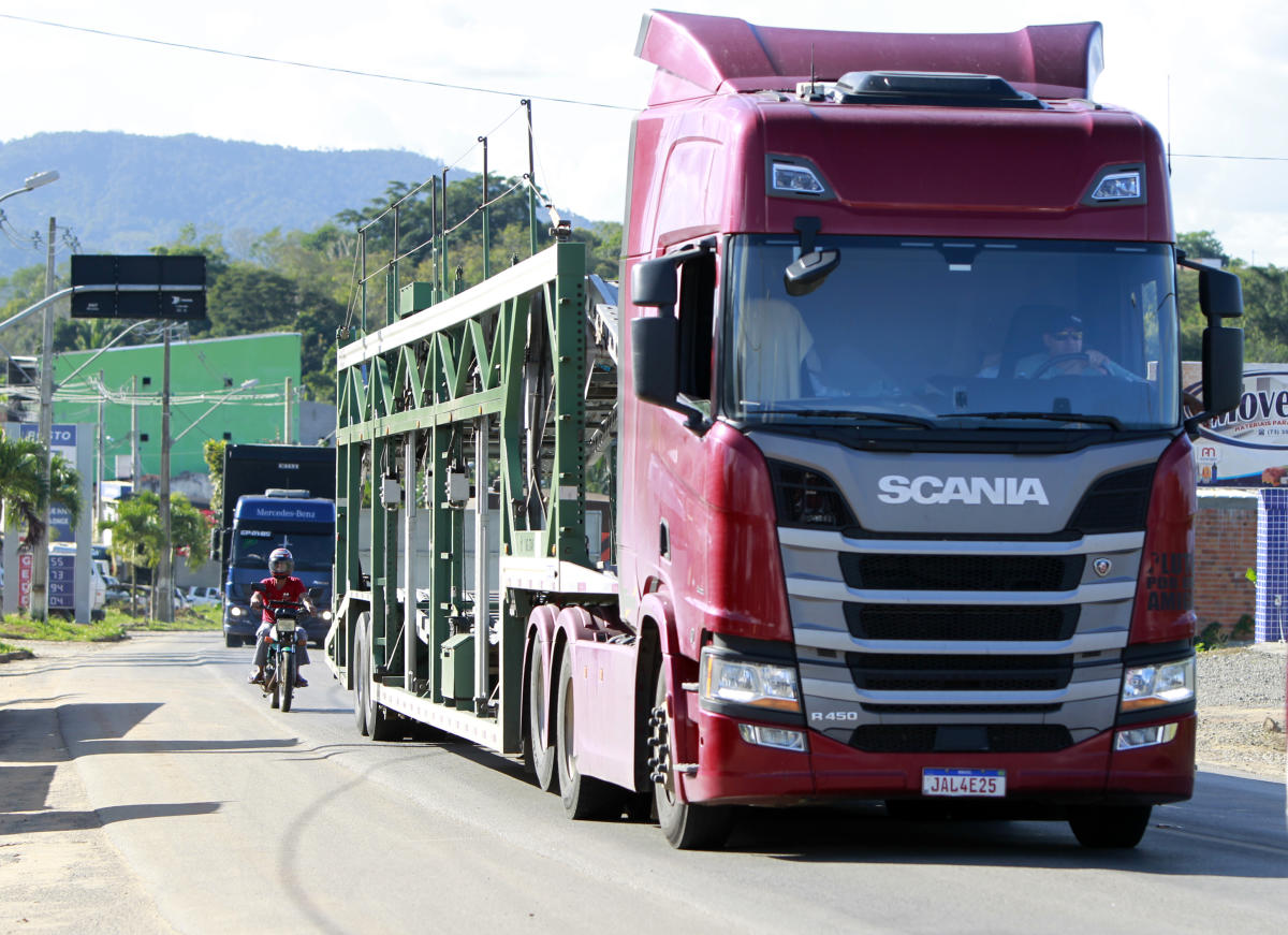 Veja a diferença do tratamento com caminhoneiros no Brasil e fora do país