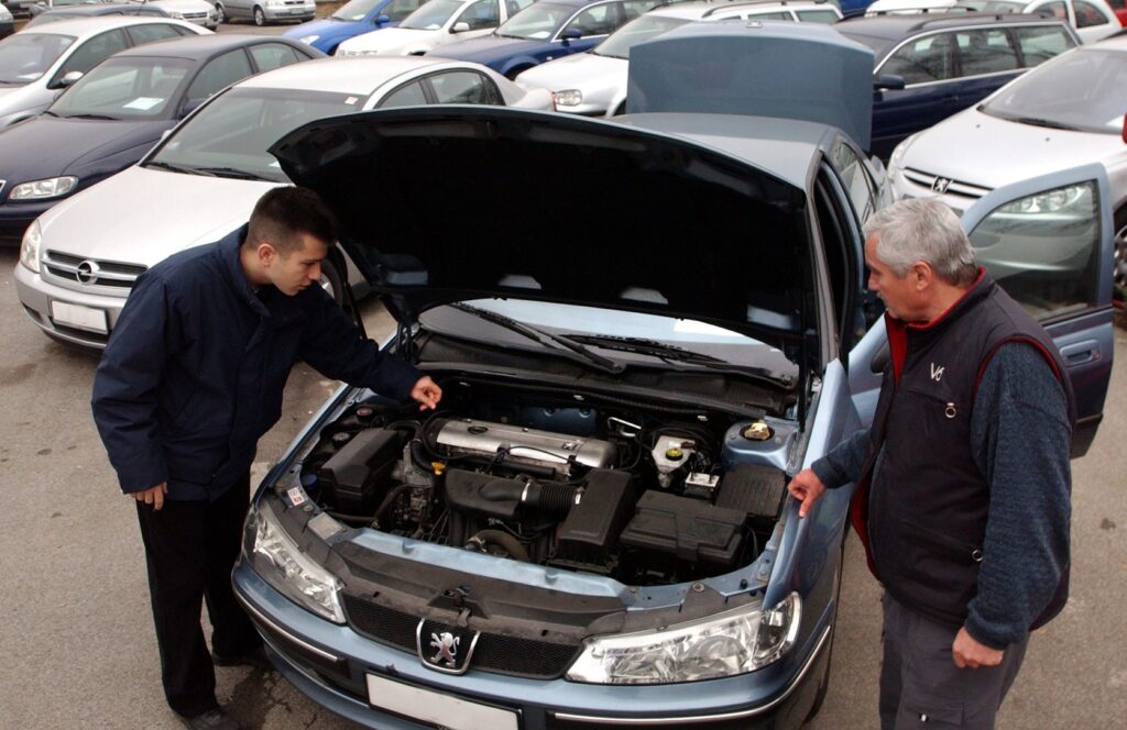 Veja as melhores dicas de como olhar um carro antes de comprar