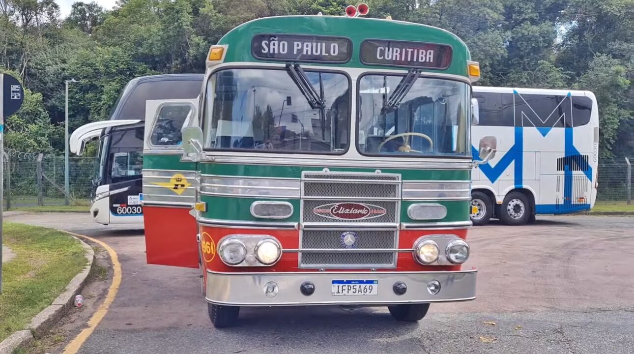 Faça um passeio nostálgico nesse icônico ônibus Eliziário ano 1966