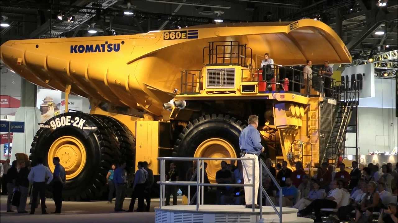 Conheça uma das maiores potências da mineração, Komatsu 960E