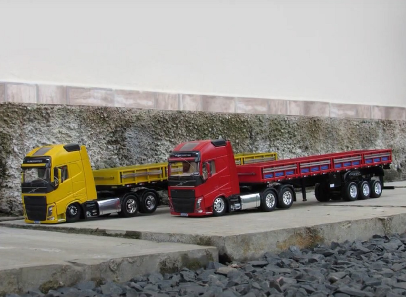 Filho de caminhoneiro constrói miniaturas incríveis de caminhões