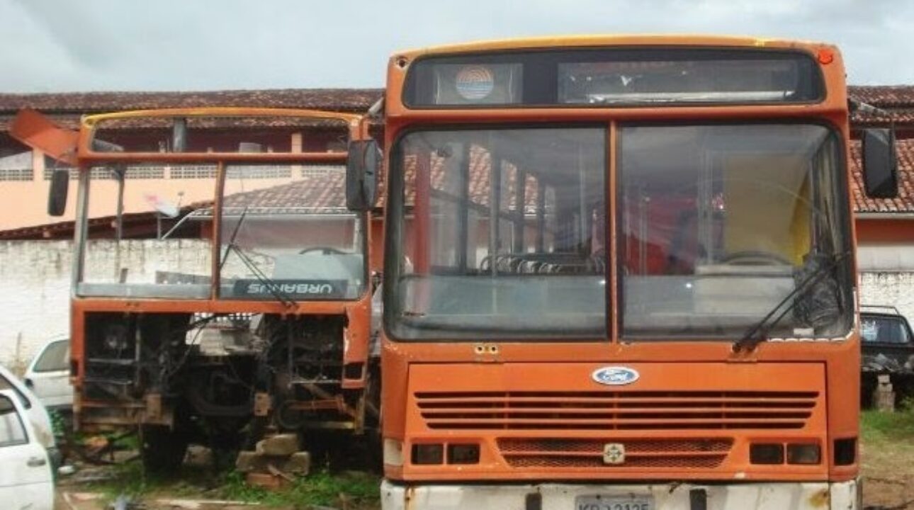 Os diversos modelos de ônibus da Ford no Brasil