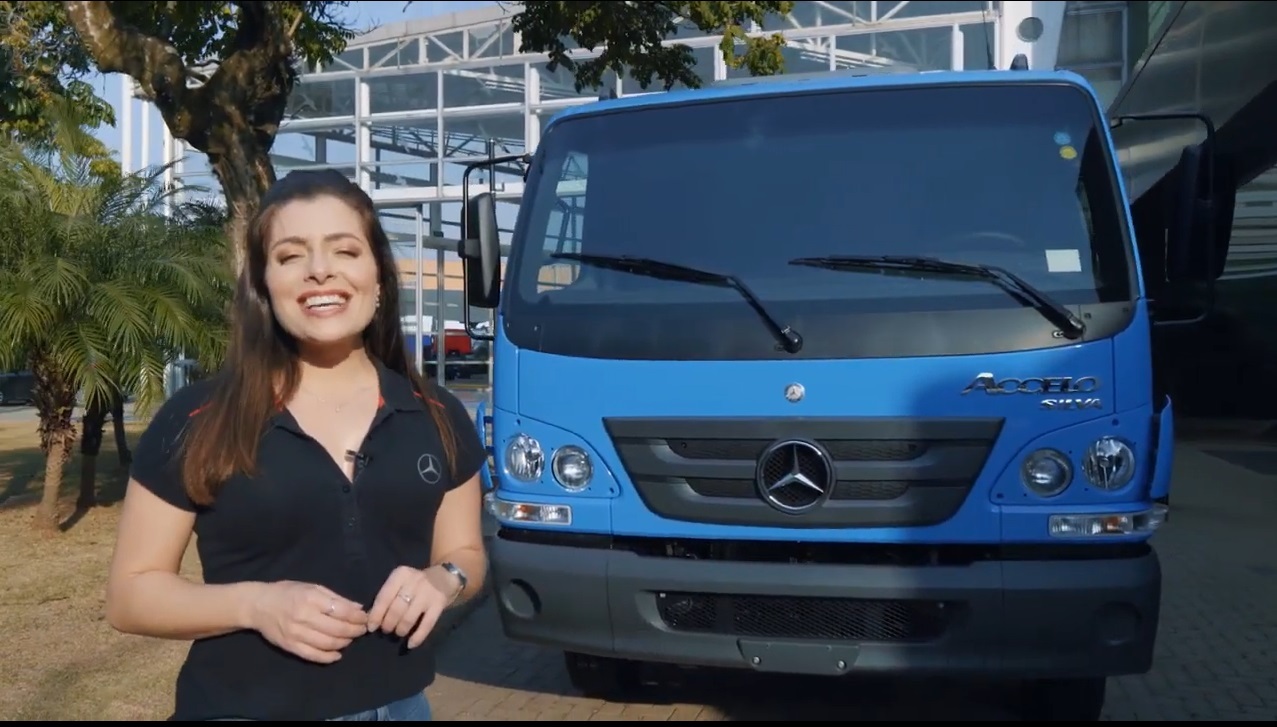 Mercedes-Benz caminhão sai de fábrica com sobrenome do dono