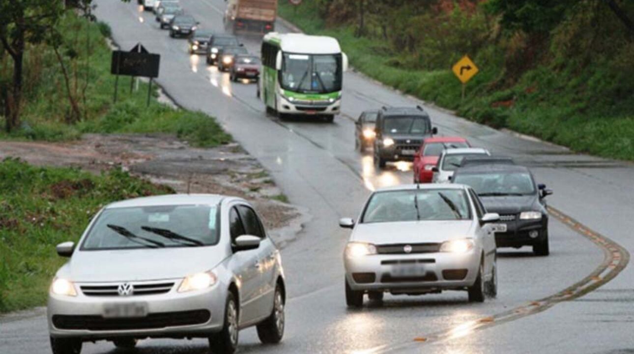 Afinal, manter o farol baixo aceso durante o dia em rodovias ainda é obrigatório?