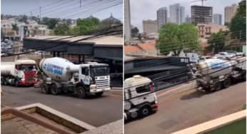 Caminhoneiro não conseguiu subir, e precisou de ajuda de uma betoneira