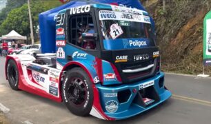 Caminhão de 1000cv, da IVECO, dá um show na subida da serra de Monte Alegre do Sul