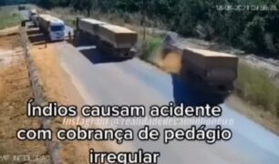 Caminhão sofre acidente por cobrança irregular de pedágios feita por índios