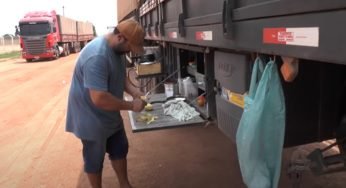 Caminhoneiro mostra como cozinhar na estrada