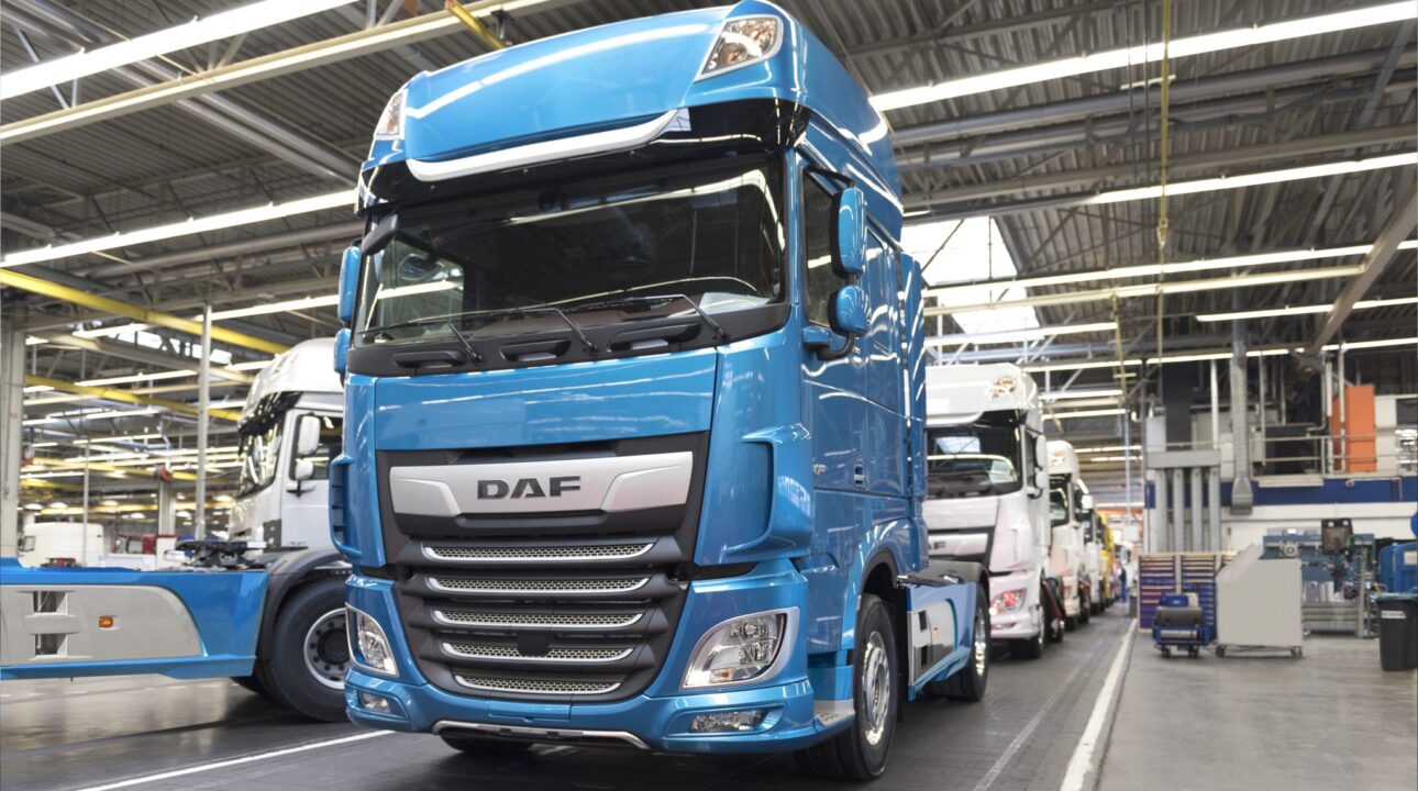 DAF Caminhões lança projeto de capacitação de mecânicos em parceria com o SENAI