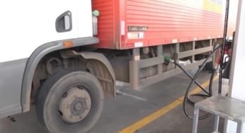 Petrobras anuncia redução do preço do diesel e caminhoneiros comemoram. 