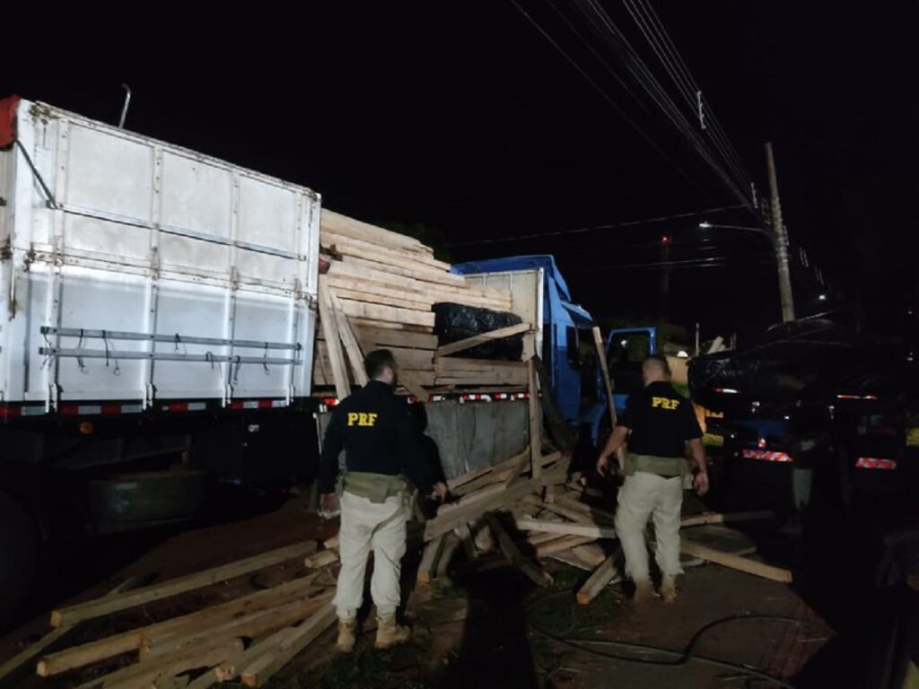 PRF encontra mais de uma tonelada de maconha em caminhão