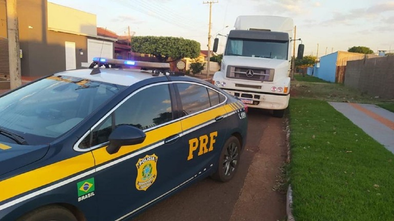 PRF estoura cativeiro e resgata caminhoneiro sequestrado em São Paulo