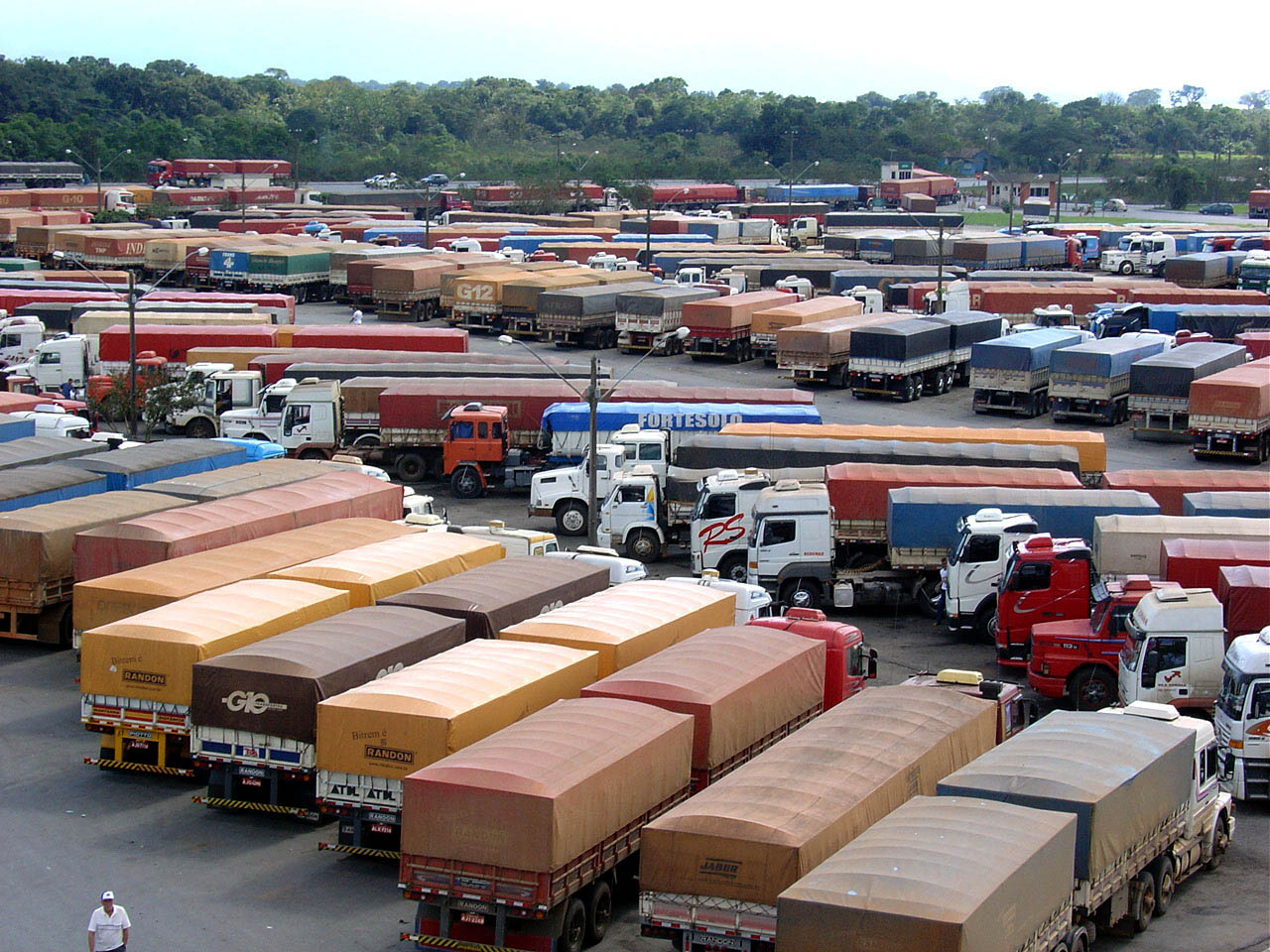 Pesquisa: Veja o que os caminhoneiros acham das condições para praticar a profissão no Brasil
