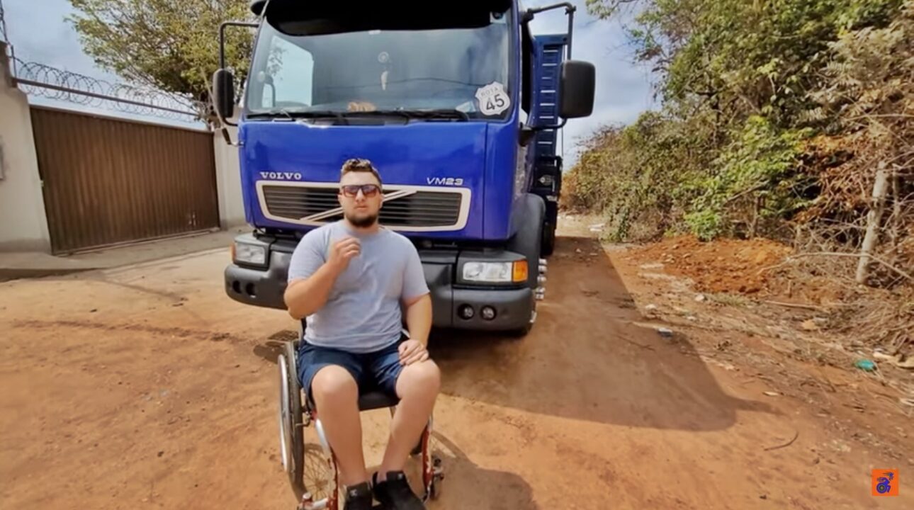 Sistema eficiente permite que um caminhoneiro cadeirante tenha acesso ao seu caminhão