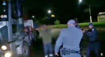 Ladrão muito cara de pau rouba caminhão e fala para a polícia que era emprestado