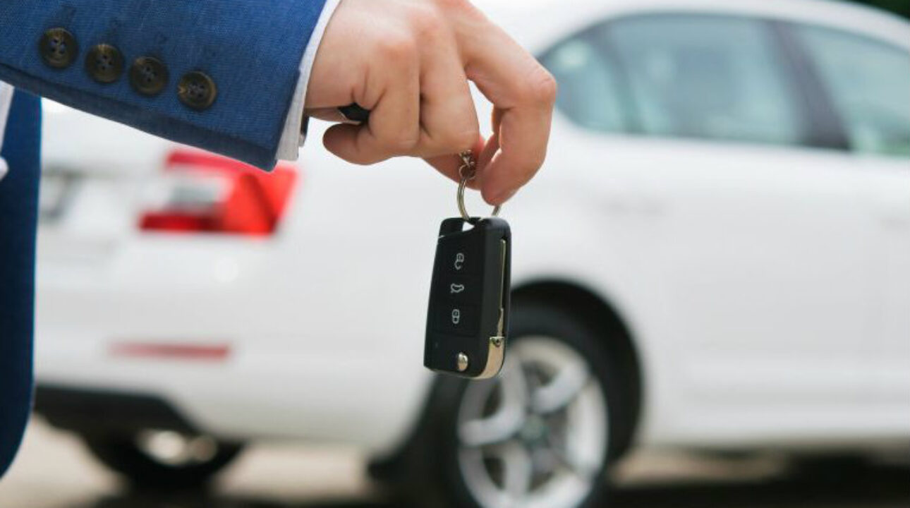 Conheças os pontos positivos e negativos ao comprar um carro de locadora