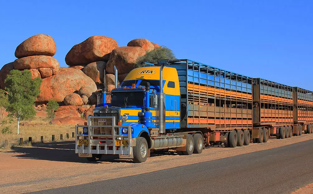 Caminhão no deserto da australia