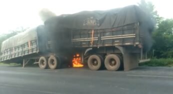 Duas carretas pegam fogo após superaquecimento nas rodas traseiras