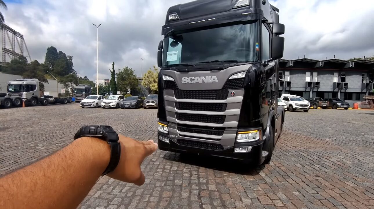 Veja os detalhes do Scania 500 S 2023, equipado com o pacote super luxo